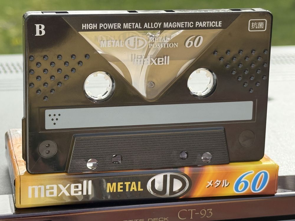 Продам аудио кассету Maxell UD 60