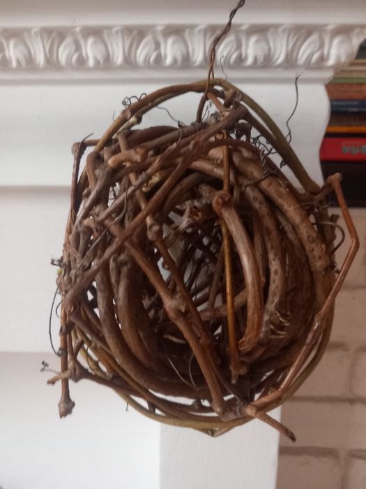 Декоративний виріб із лози винограду