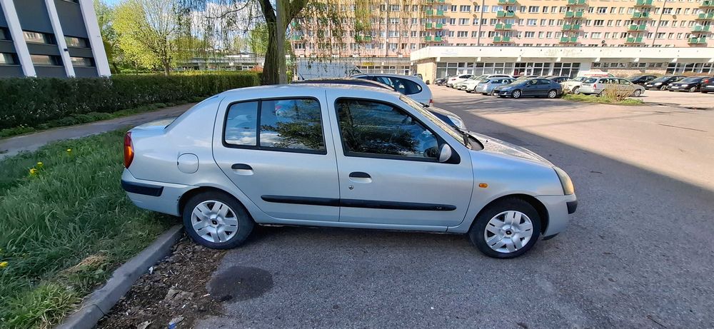 Renault Thalia 1.4 Benzyna 75KM. 2002r.