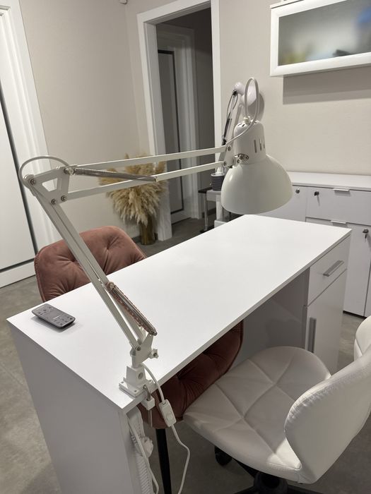 Оренда для майстра манікюру, бровіст/візажист