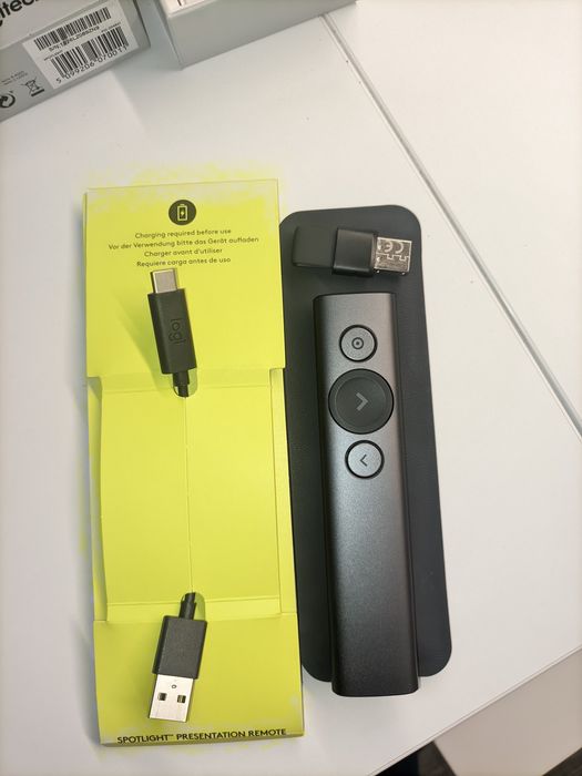 Logitech Spotlight Presentation Remote - Controle e Precisão!