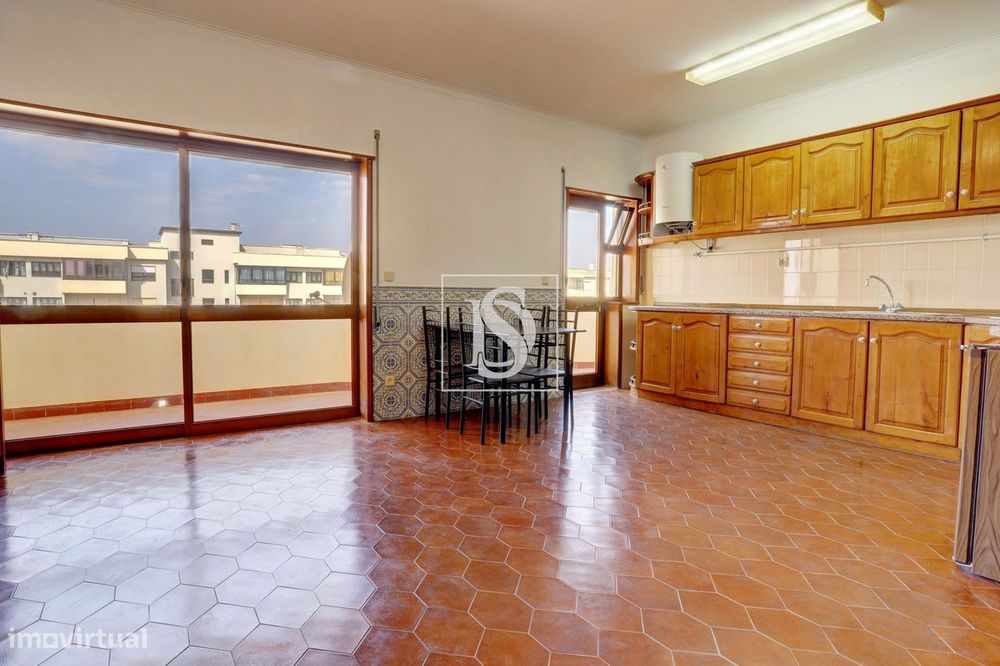 Apartamento T1 – Praia da Amorosa – Chafé