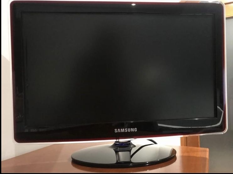 TV Samsung 6 “26”