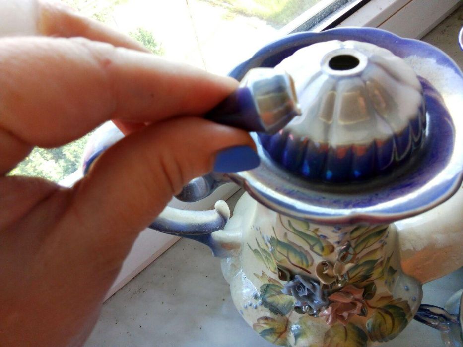 кофейный чайный сервиз, перламутровый с лепкой.