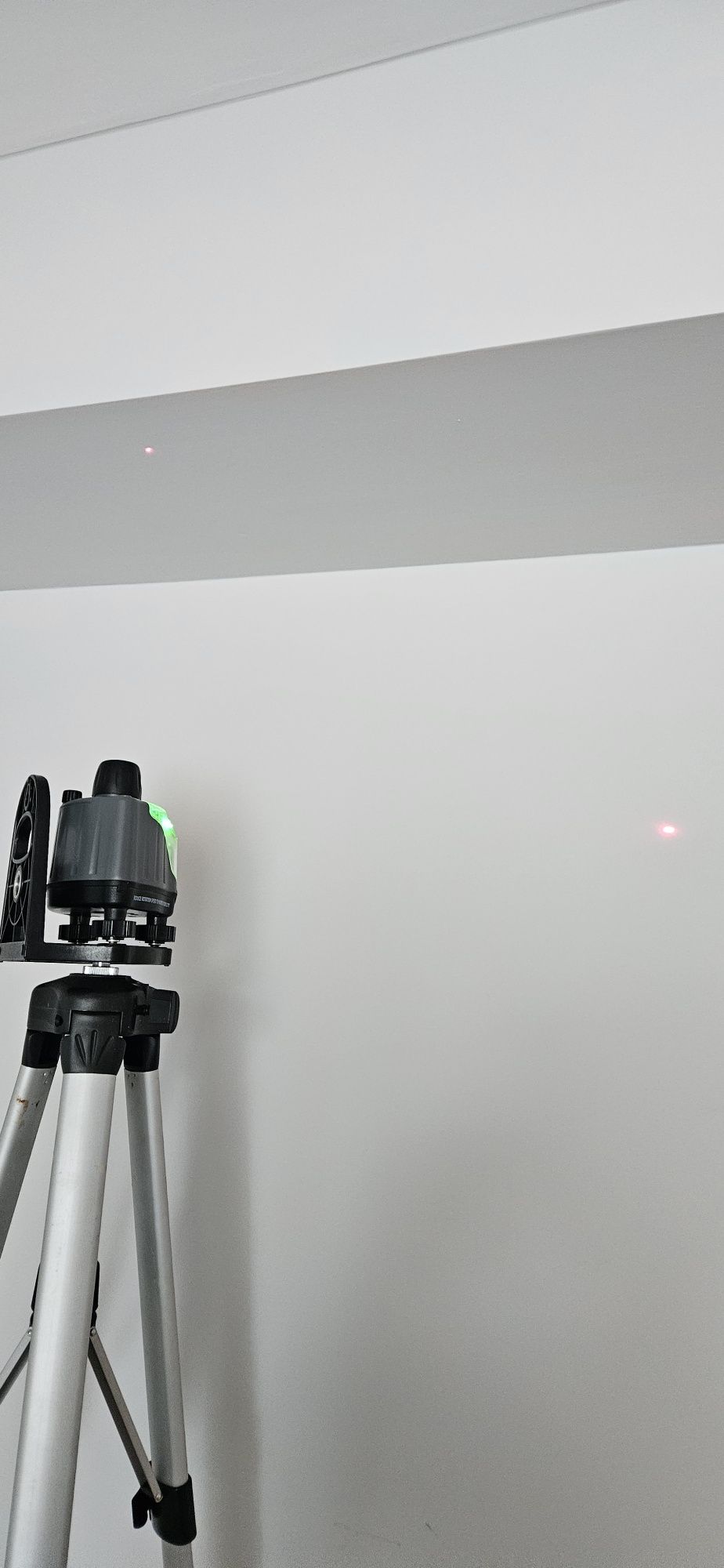 Laser rotacyjny Johnson z walizką, statywem