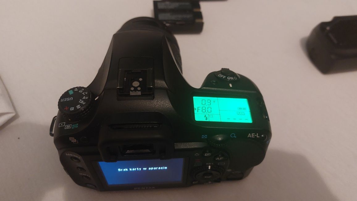 Pentax K20d grip obiektyw 18-55 dwie barerie ladowarka