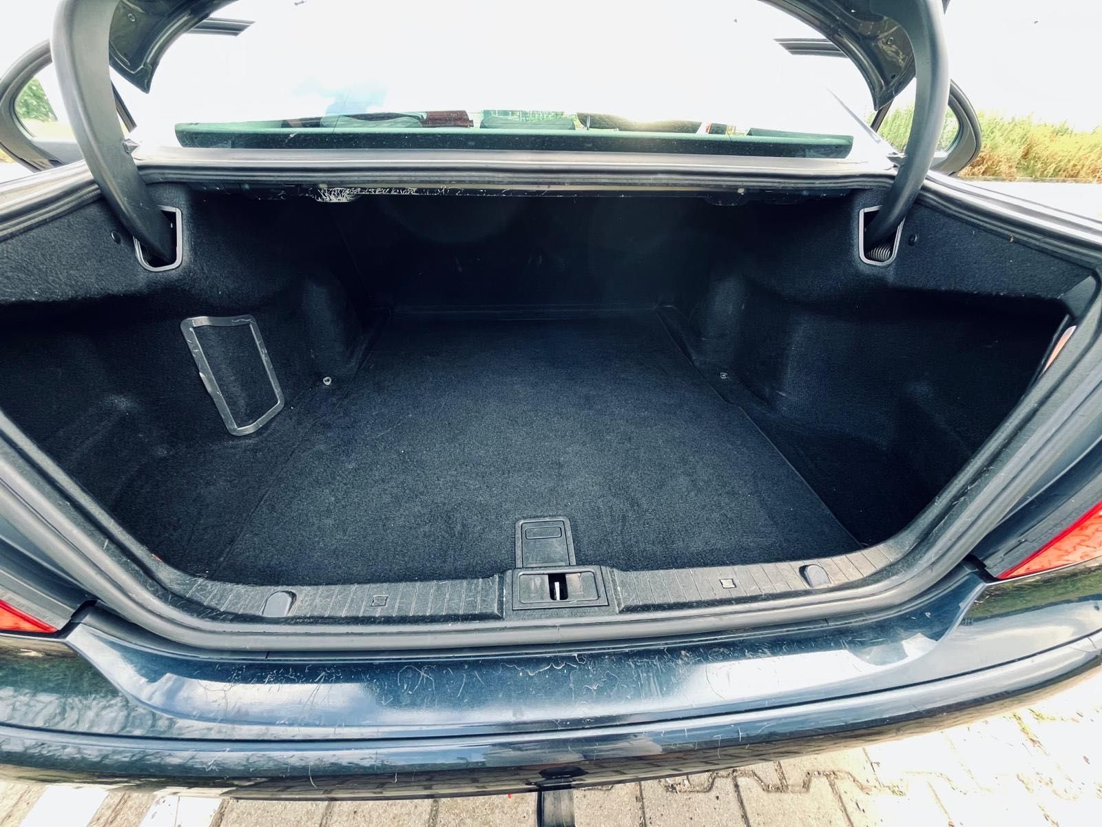 Mercedes-Benz E klasa 211. 2004 rok, Sedan.