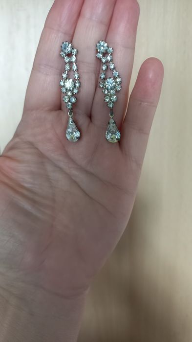 Сережки на подарок девушке