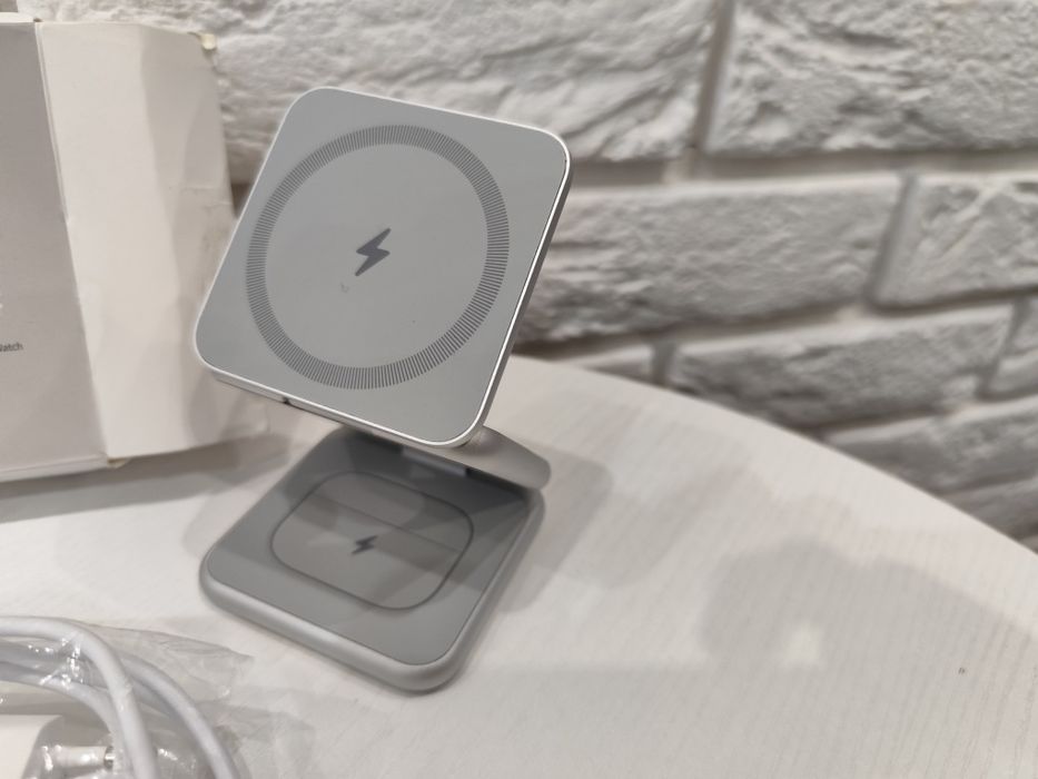 Składana ładowarka 3w1 – MagSafe, AirPods, Apple Watch