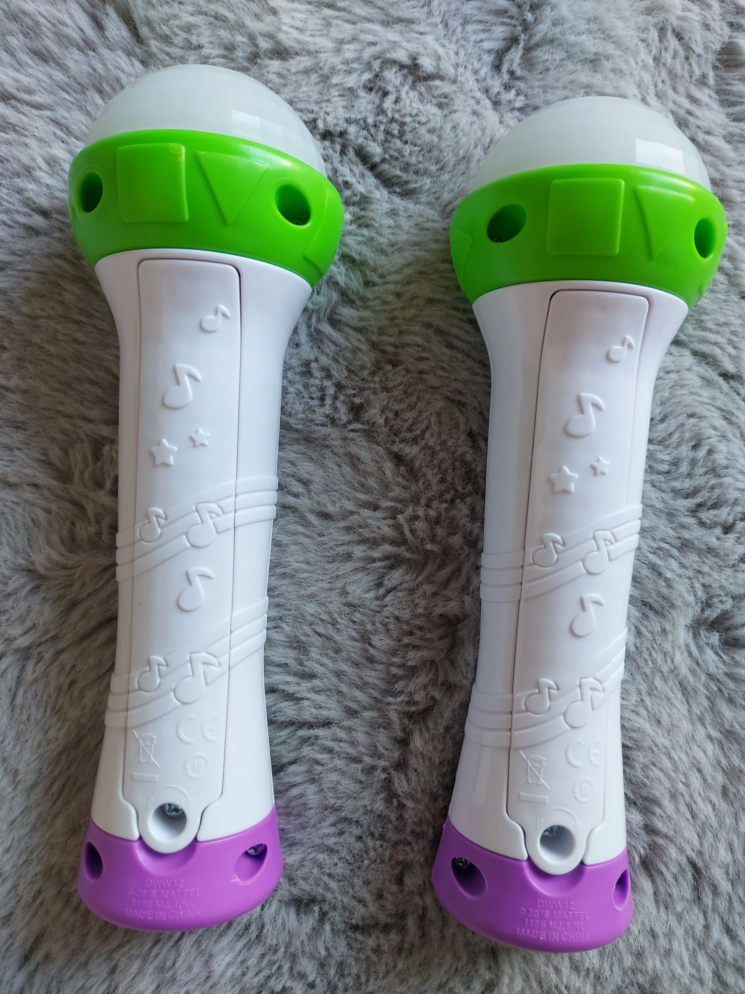 Dwa mikrofony Fisher Price