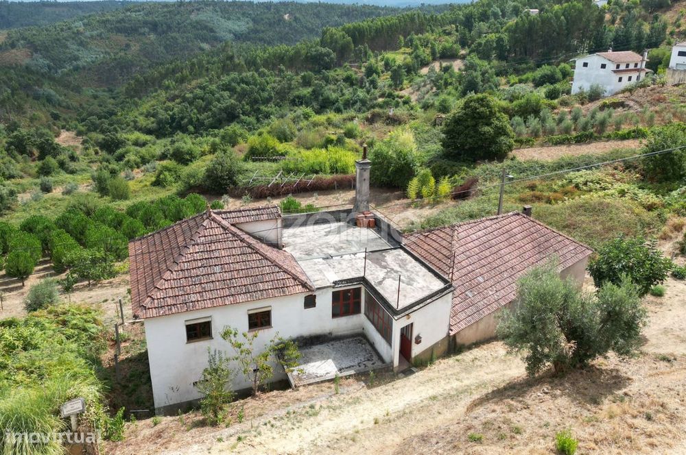 Moradia M4 com Armazém e Terreno em VALE DIOGO - ARGANIL