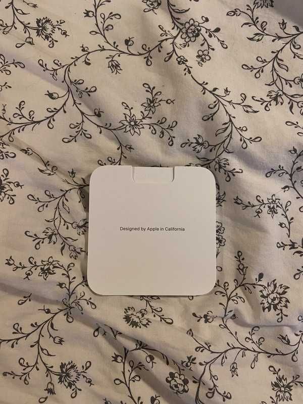 Czarne air pods max