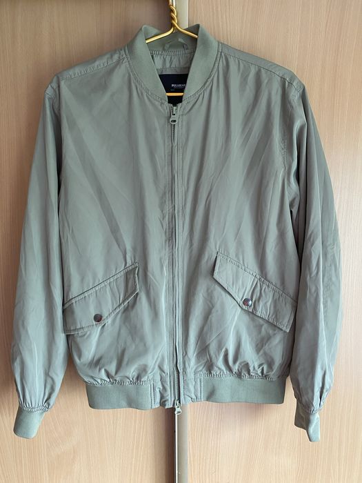 Бомбер від Pull&Bear