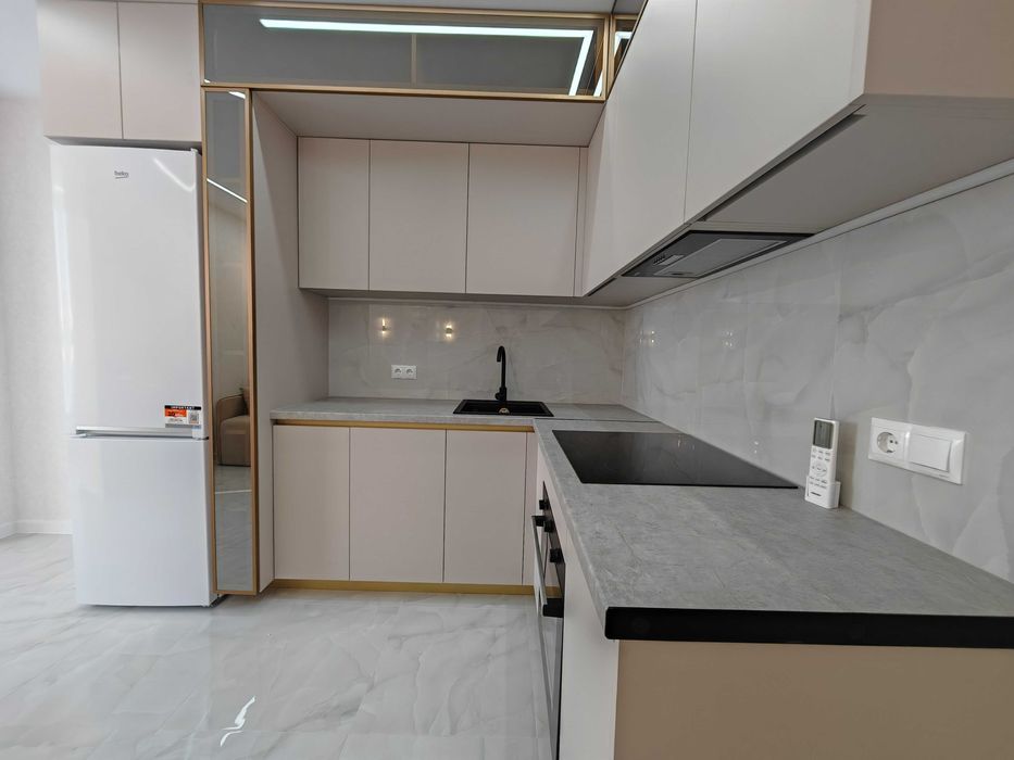 Продам квартиру с НОВЫМ ремонтов в ЖК Акварель 8!