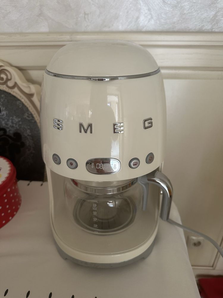 Крапельна кавомашина Smeg