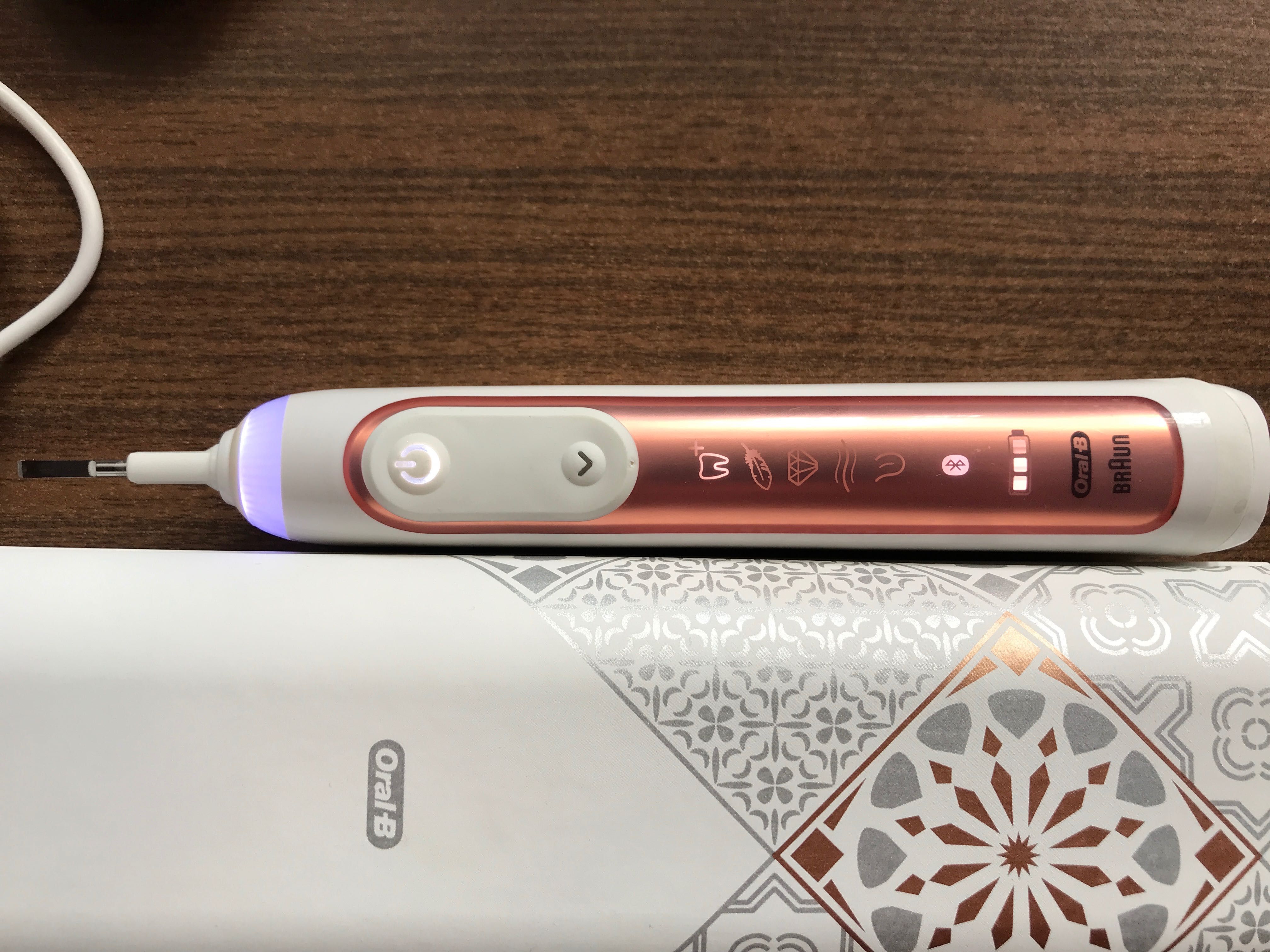 Электрическая зубная щетка Oral-B Genius X (Type 3771) Rose Gold