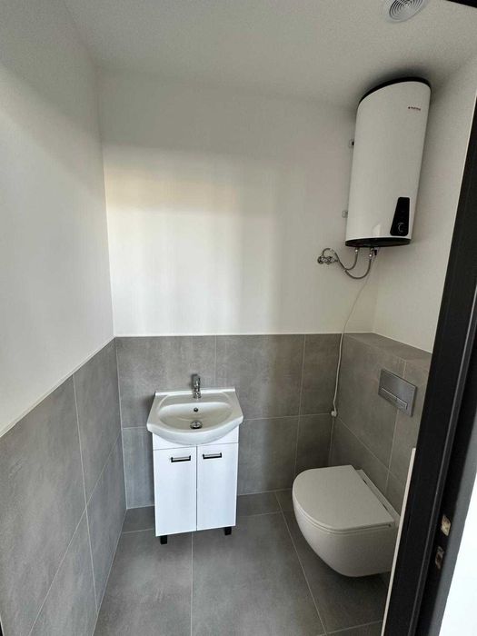 Wynajmę plac, lokale biurowe/usługowe/magazynowe/handlowe/g. lekarskie