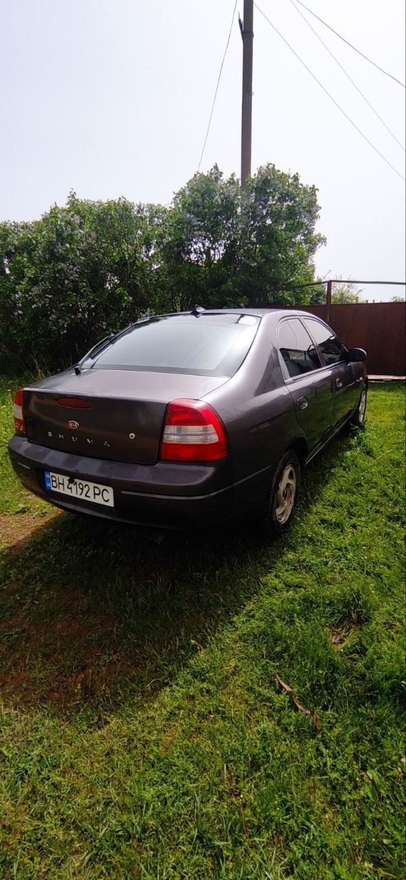 Продам автомобиль Kia Shuma