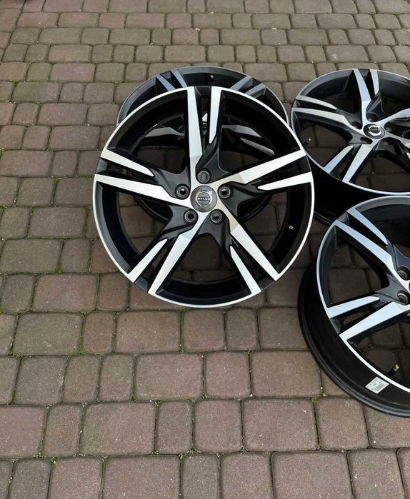 Oryginalne alufelgi Volvo 5x108 19 XC60 XC40 V90 V60 Bicolor R-Design