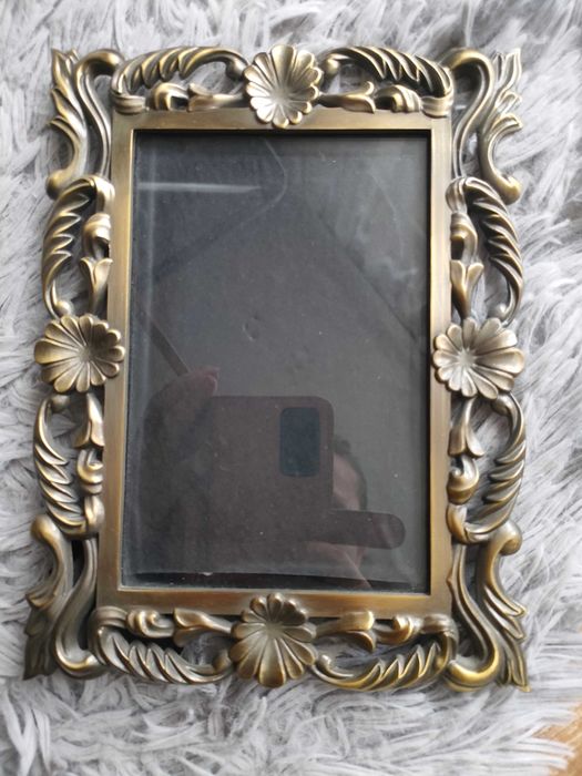 Metalowa rzeźbiona ramka na zdjęcia