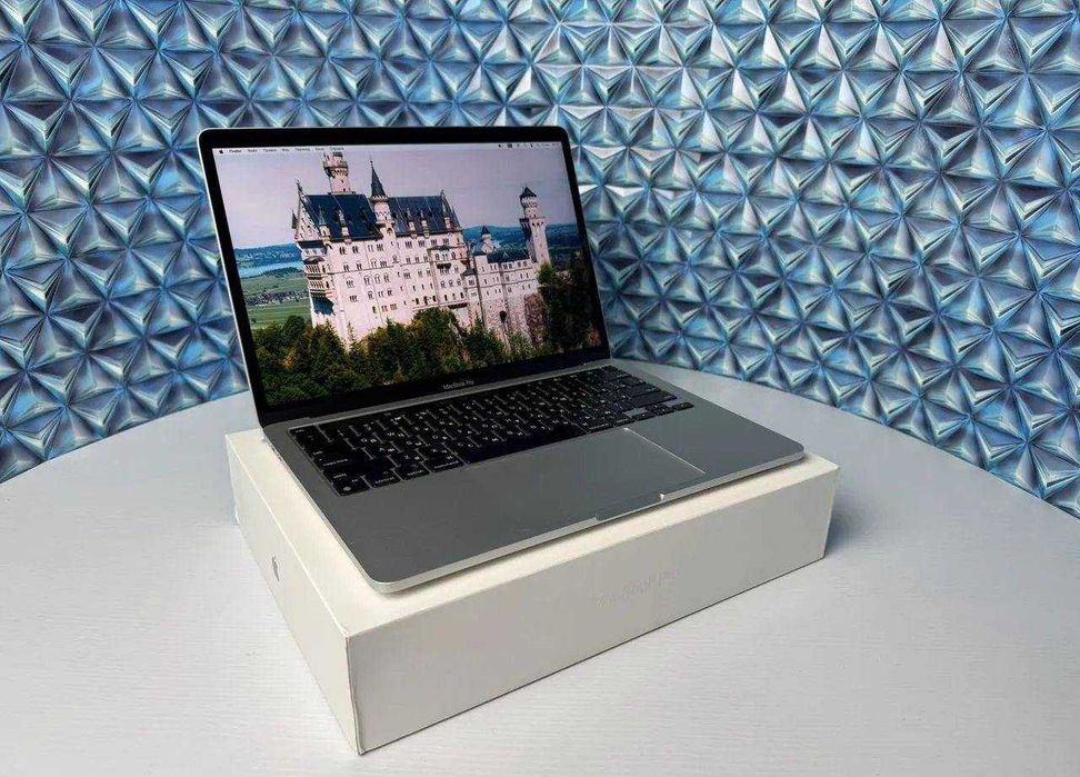 MacBook Pro 13 M2 8/256Gb 2022