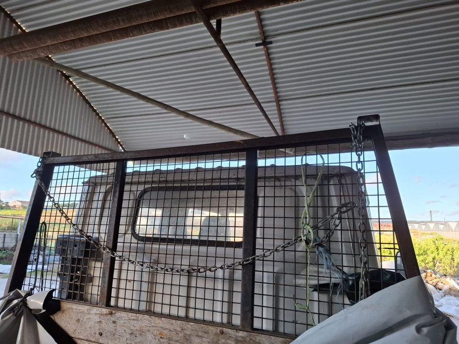 Carrinha caixa aberta com muita força