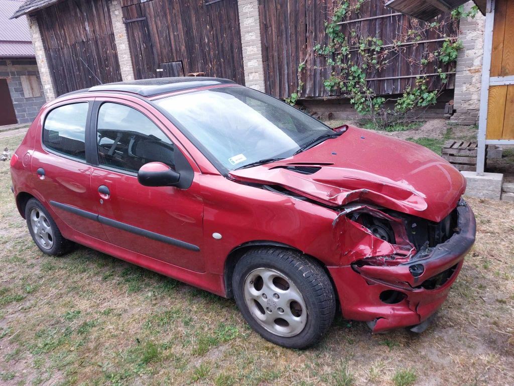 Peugeot 206 czerwony