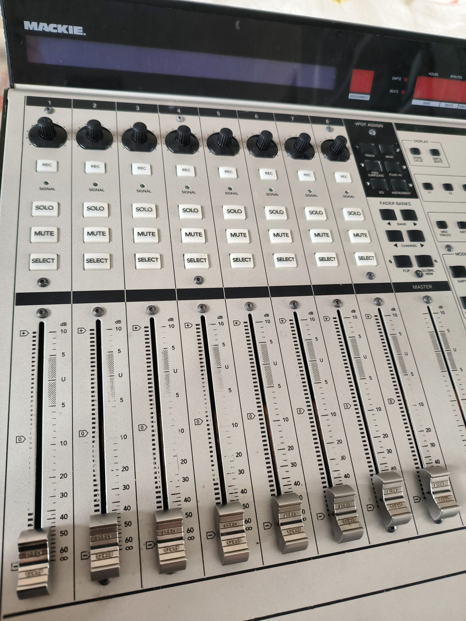 Mackie Control Universal PRO