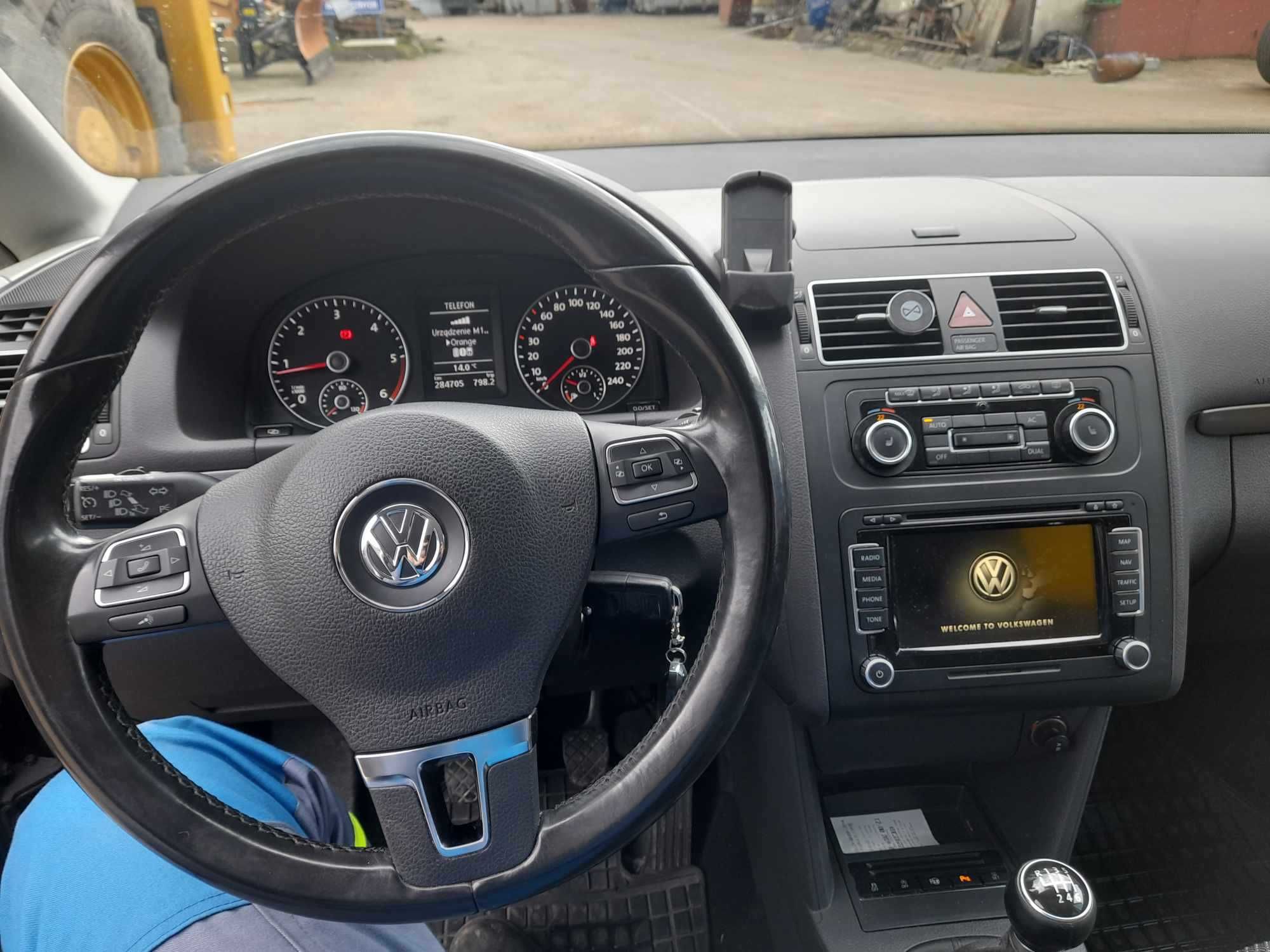 Sprzedam  Volkswagena Touran  2.0 TDI CR
