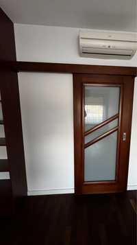 Drzwi przesuwne drewniane z futryną