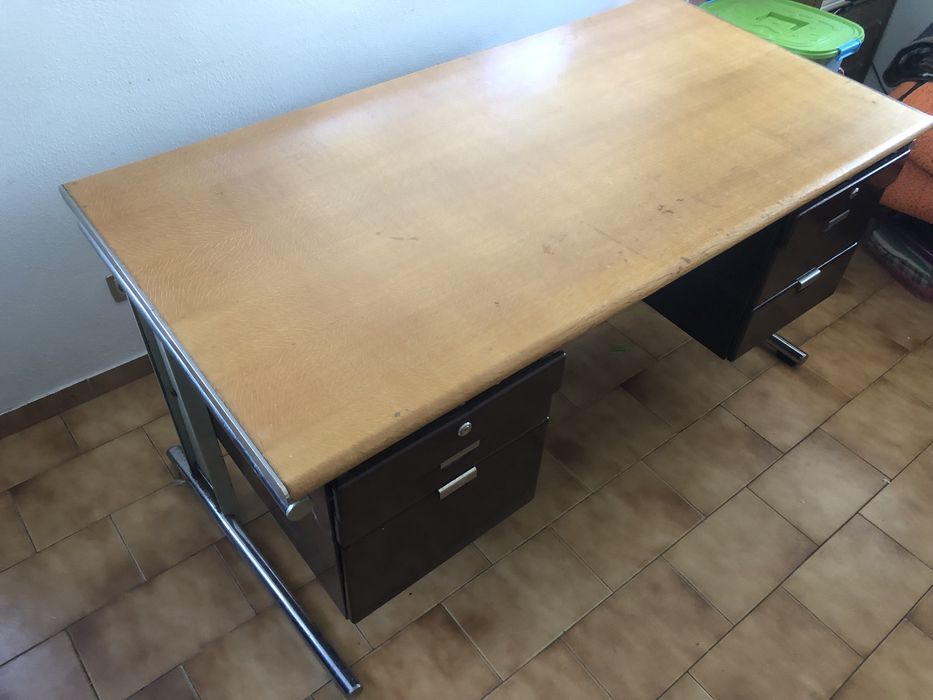 Secretaria 75cm x 150cm