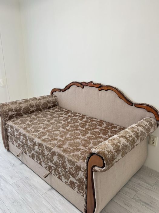 Диван тахта в дуже гарному стані