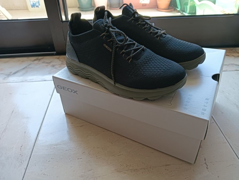 Sapato/Sapatilha Geox novo sem uso