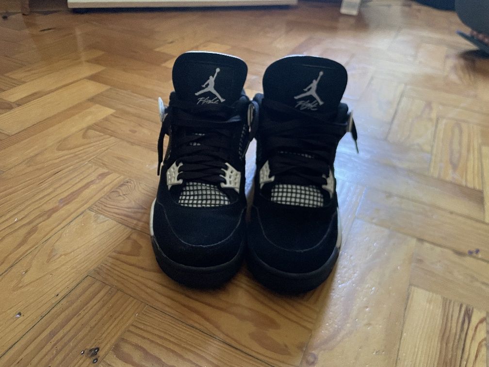 Air Jordan 4 Retro White Thunder