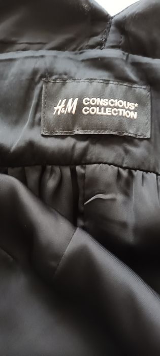 Sukienka marki H&M czarna rozmiar XL wzór kawiaty