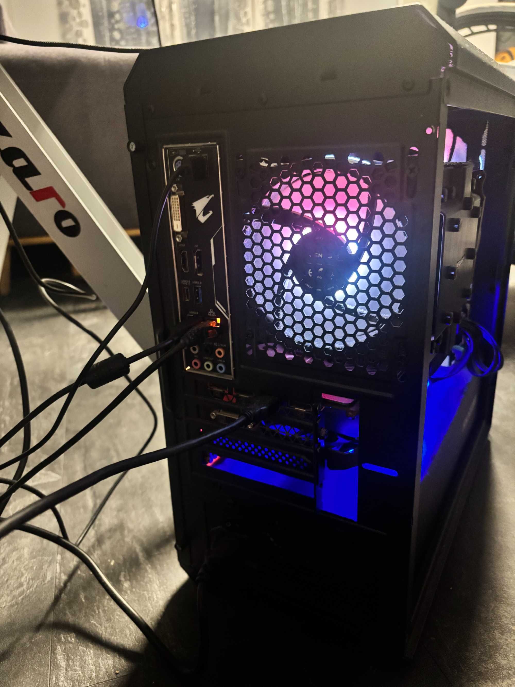 komputer stacjonarny |GTX 1070 8gb| INTEL CORE I9-9900K| 32gb RAM