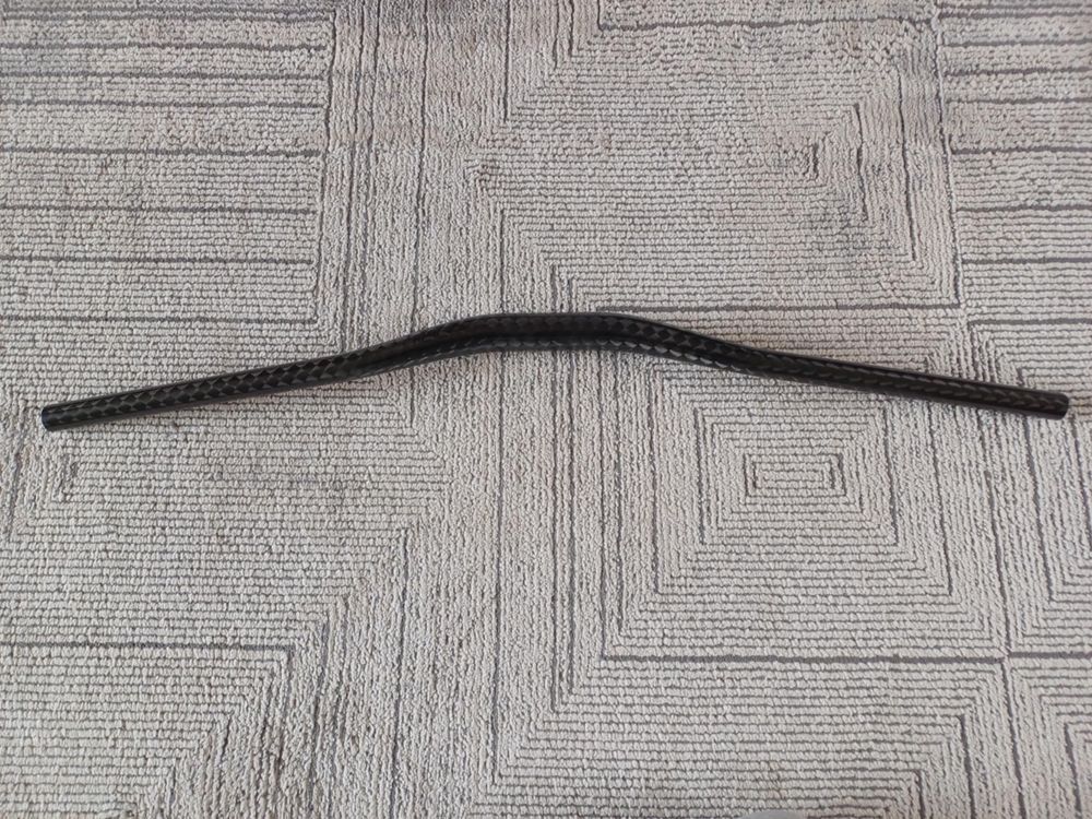Karbonowa kierownica Beast Riser bar