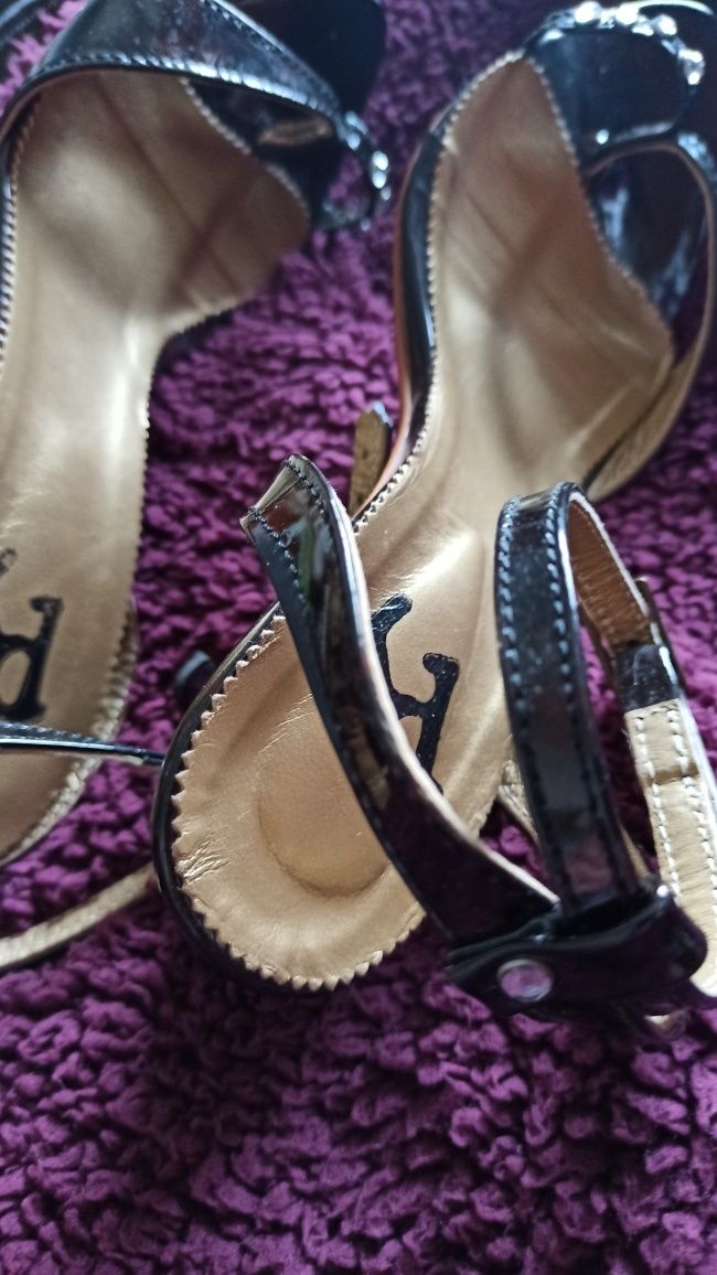 Sandalia super charmosa senhora PEDICATY com Pormenores lindos