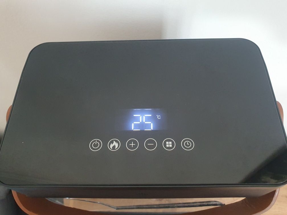 Termowentylator elektryczny z efektem płomienia 2000W na pilota