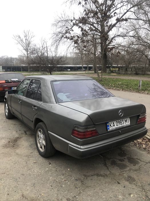 Продам Mercedes Benz w124 2.3