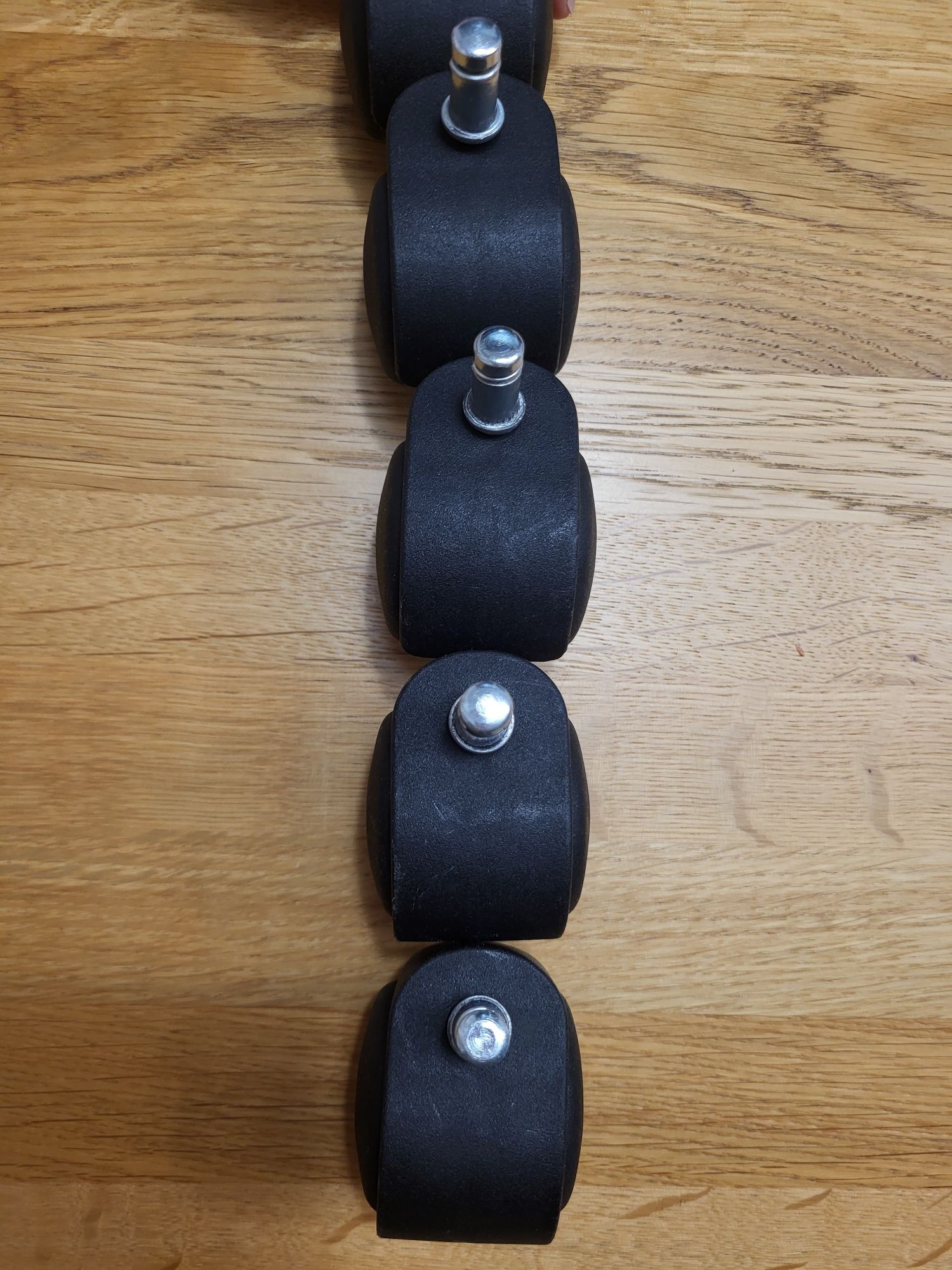 Kółka do fotela obrotowego biurowego do krzesła Fi 10 dł 22mm ikea