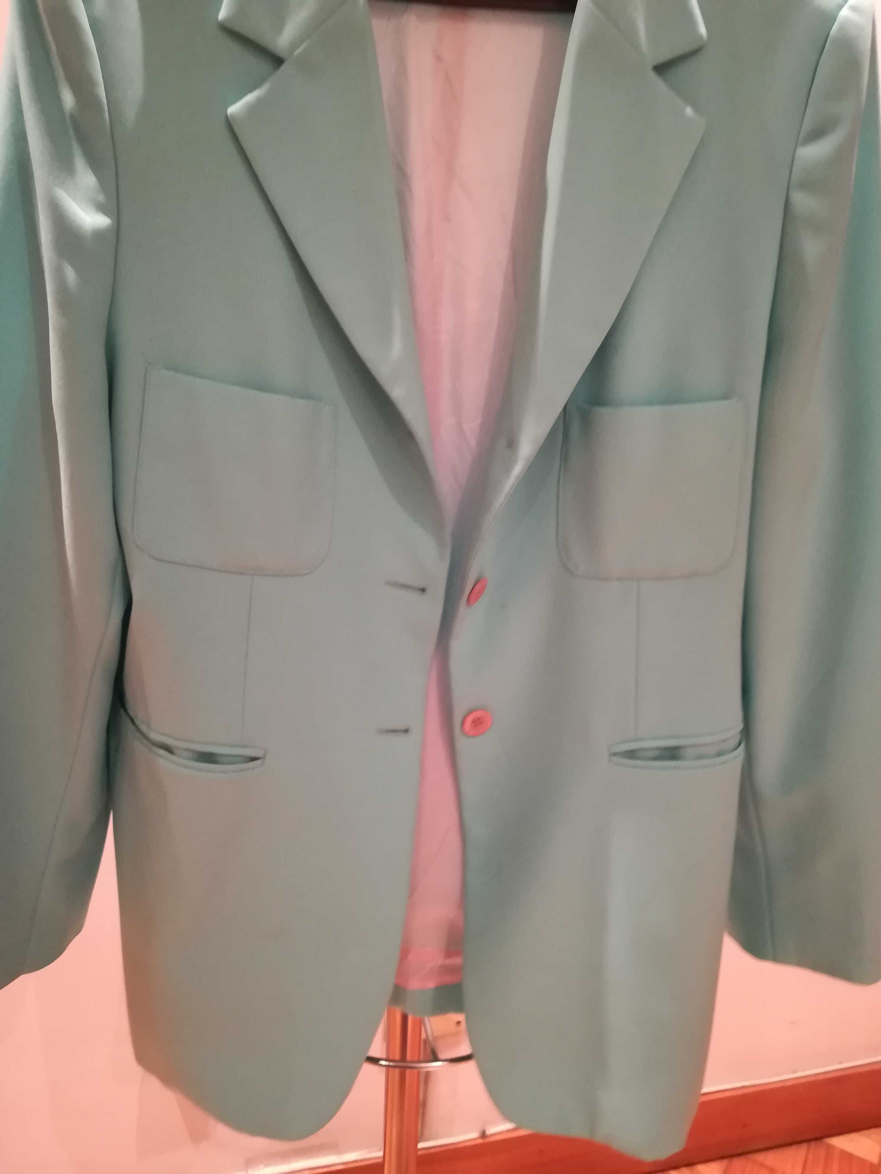 blazer, oversize, tamanho M, usado

preço - 5,00€