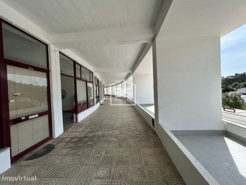 Loja T0 Venda em Alcobaça e Vestiaria,Alcobaça