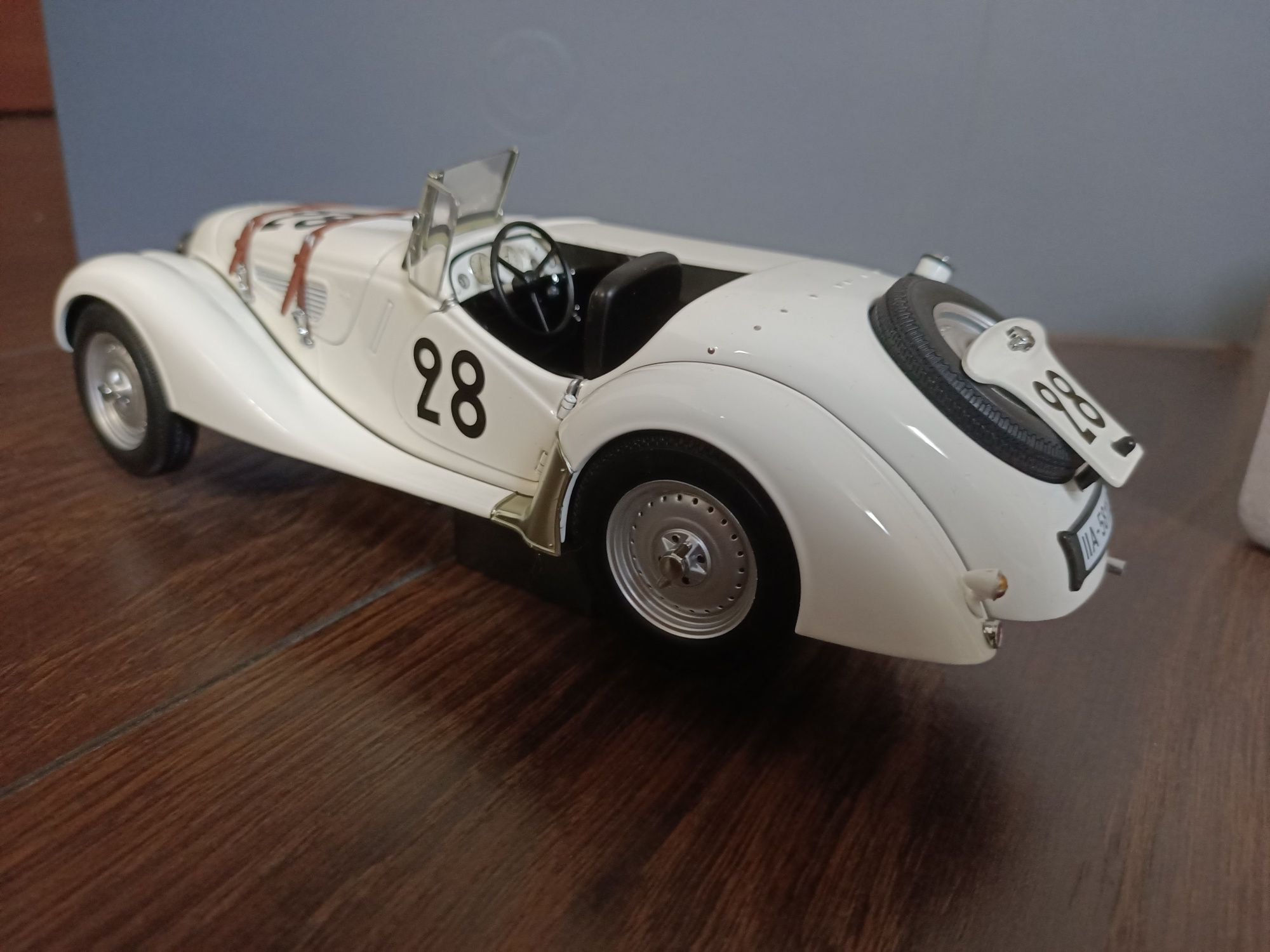 Model 1/18 AutoArt BMW 328 roadster 24h le Mans 1939 #28, 1:18