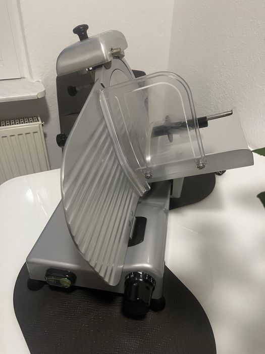 Продам слайсер гарний стан