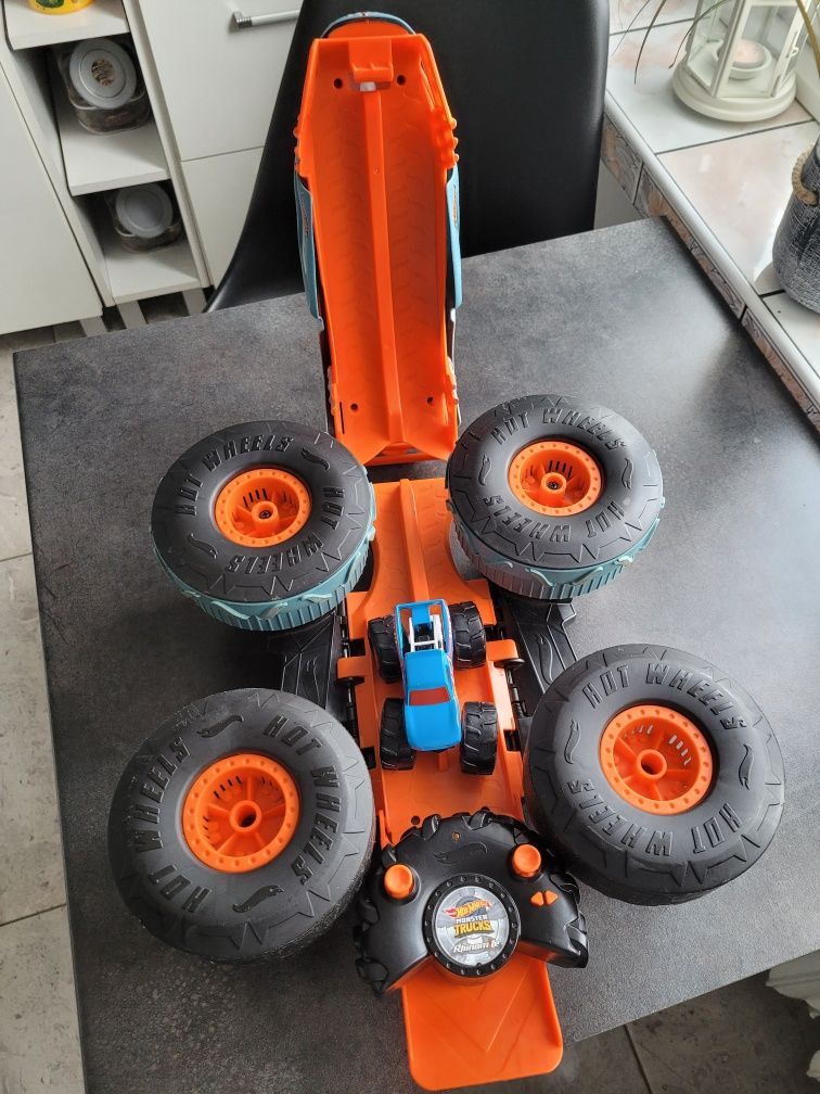 Hot Wheels Rhinomite te