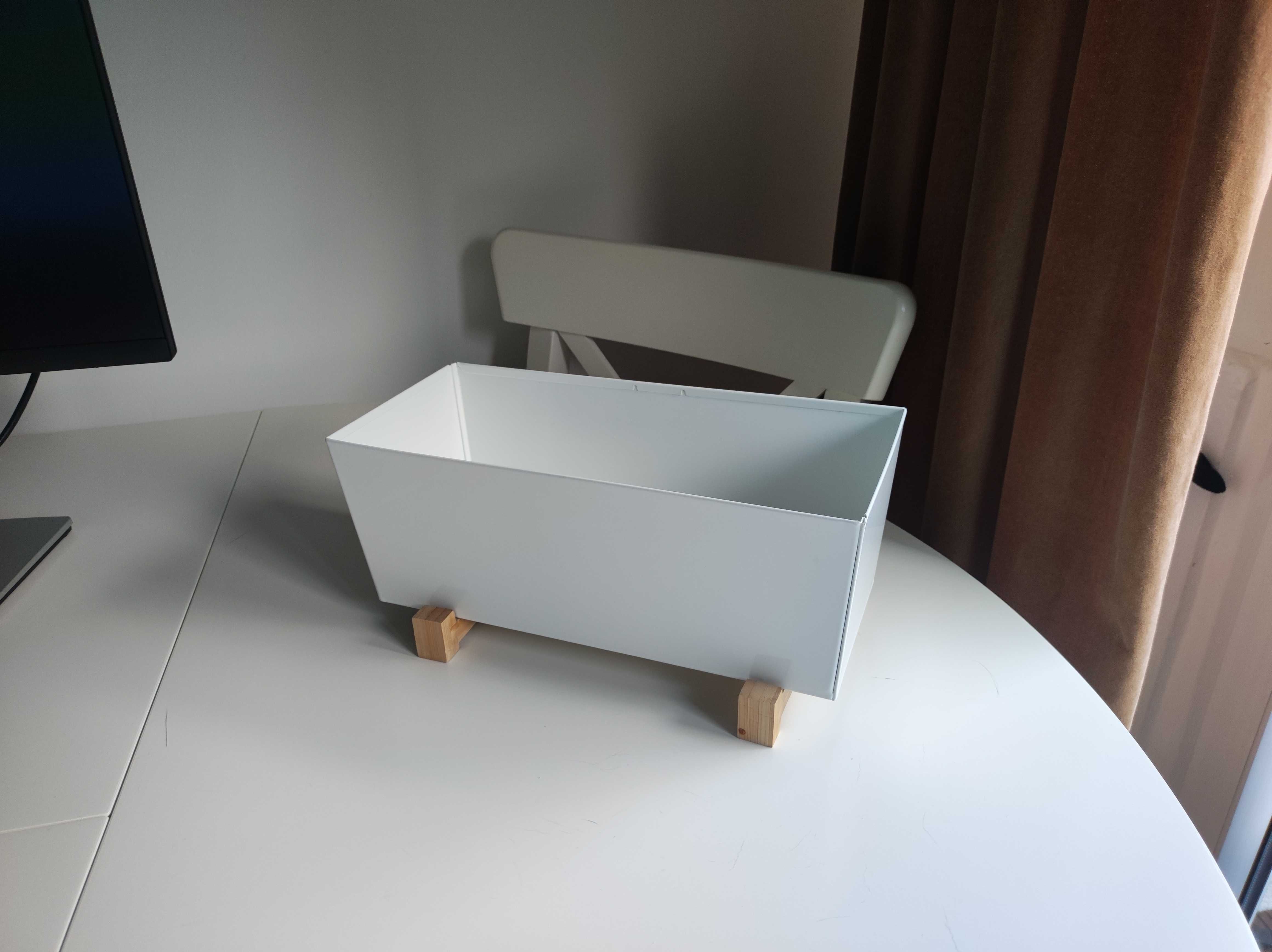 Doniczka Ikea biała metalowa