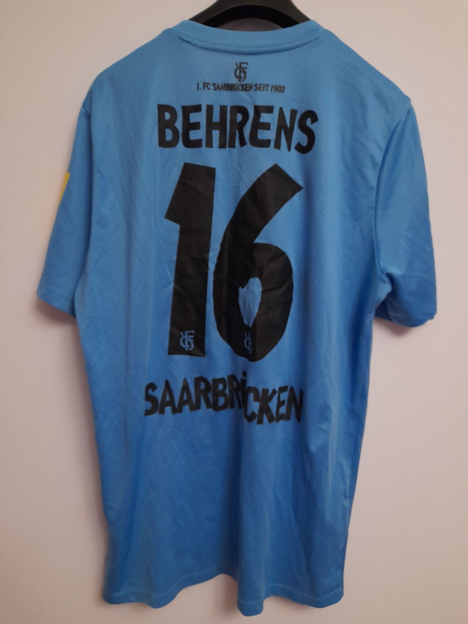 Игровая футбольная джерси Behrens с подписью бундеслига