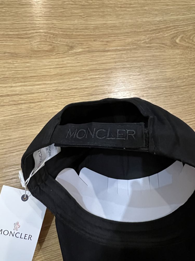 Кепка Moncler