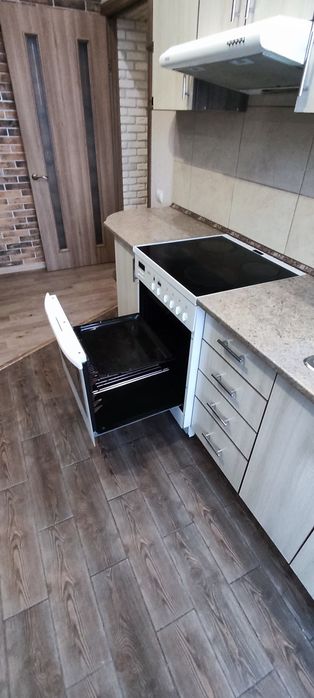 Продам електроплиту. 60 на 60 см.